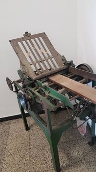 Antique Machine folding machine