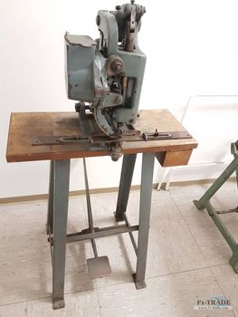 Automatische Ösmaschine / automatic Eyeletting machine