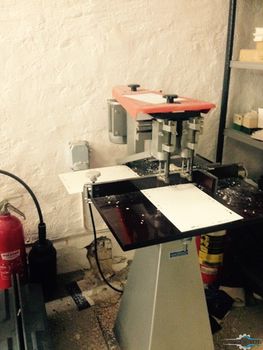 4 Kopf Bohrmaschine  / 4 head Paper Drilling machine