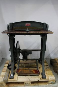 Nut - Perforiermaschine / Creasing - Perforation machine