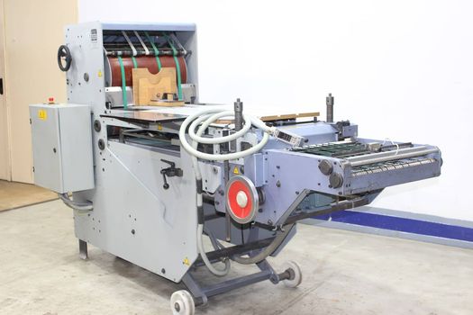 Falzmaschine Auslage / Folding Delivery