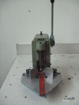 Eckenrundstossmaschine / Corner Rounding machine