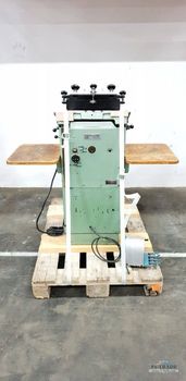 Buchdeckenrundemaschine / Case Rounding Machine