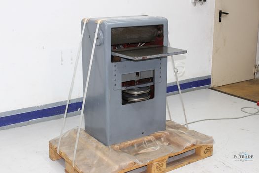 Buchrückenrundemaschine / Book Back Rounding Machine
