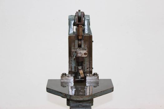 Corner Pulling Machine