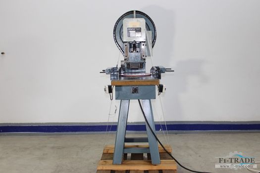 Stanzmaschine / Punching machine