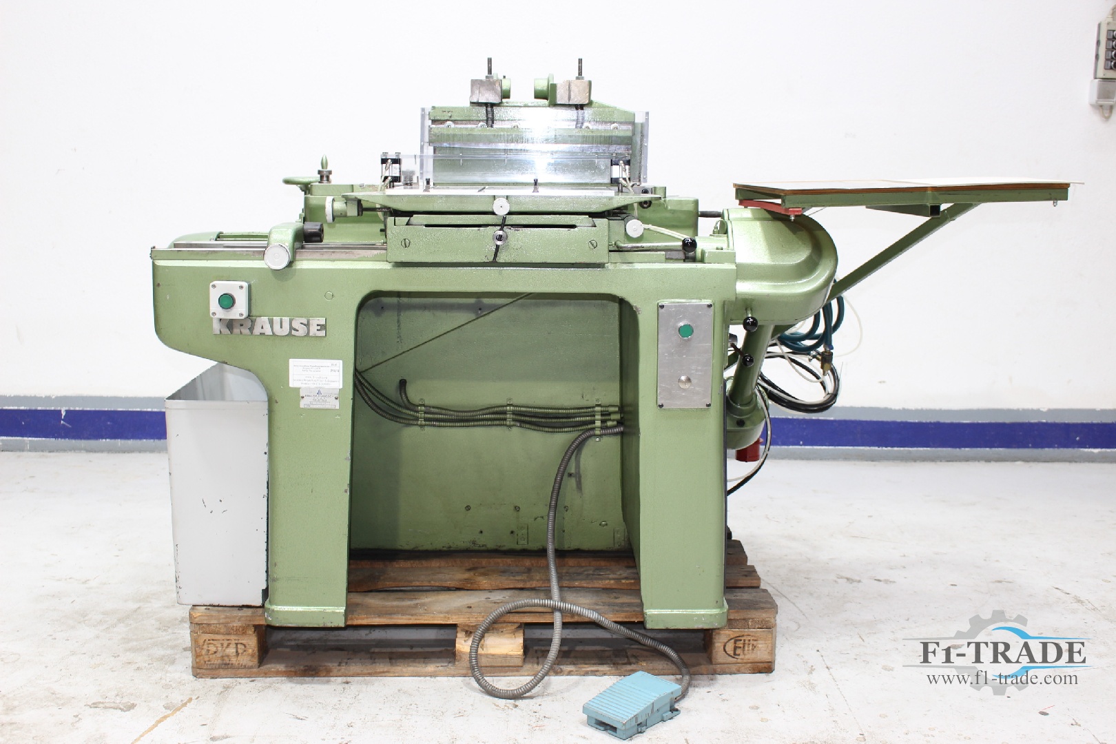 Stanzmaschine / Punching machine