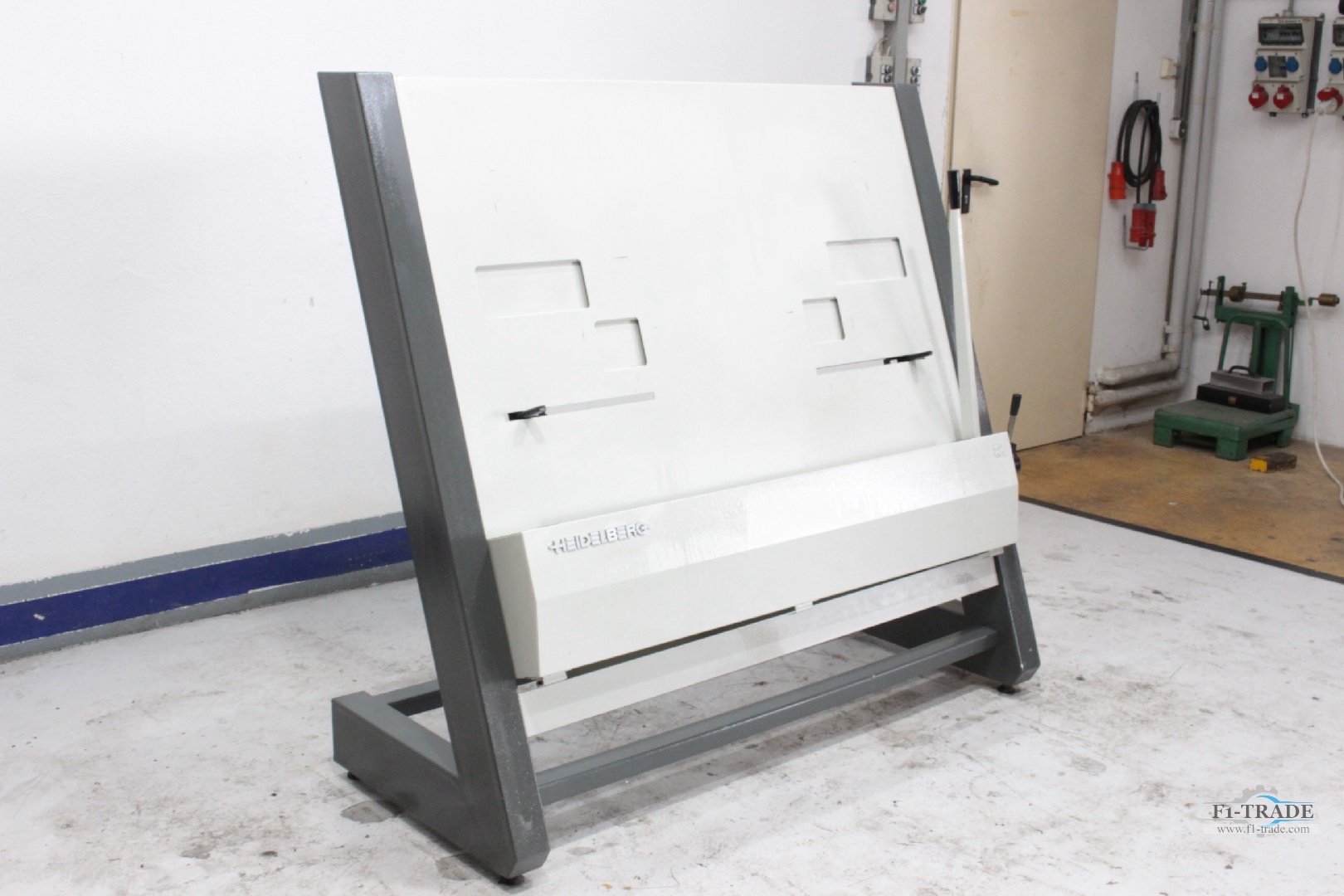 Druckplattenstanze / Plate Punch