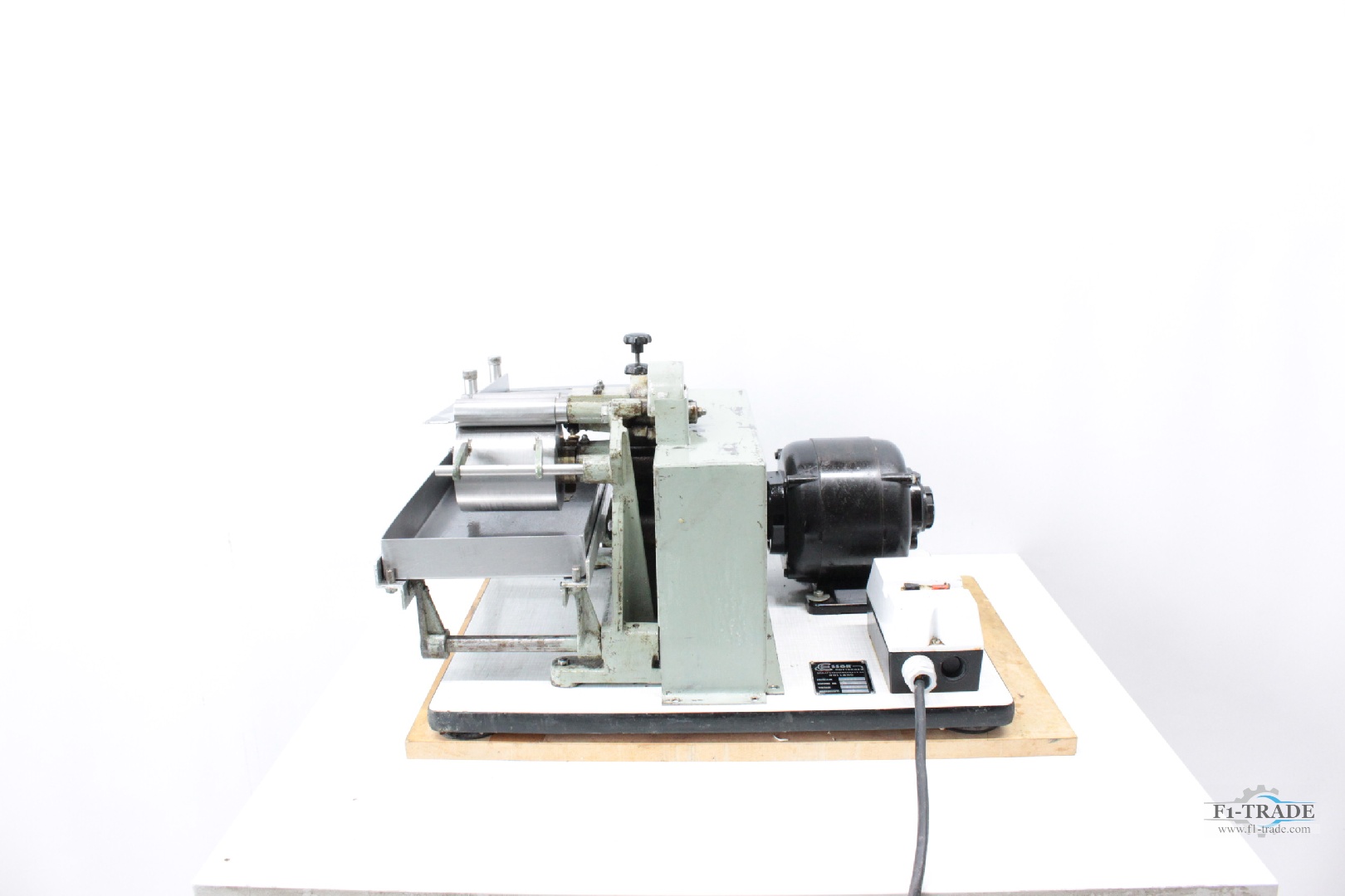 Kantenanleimmaschine / Edge Gluing machine