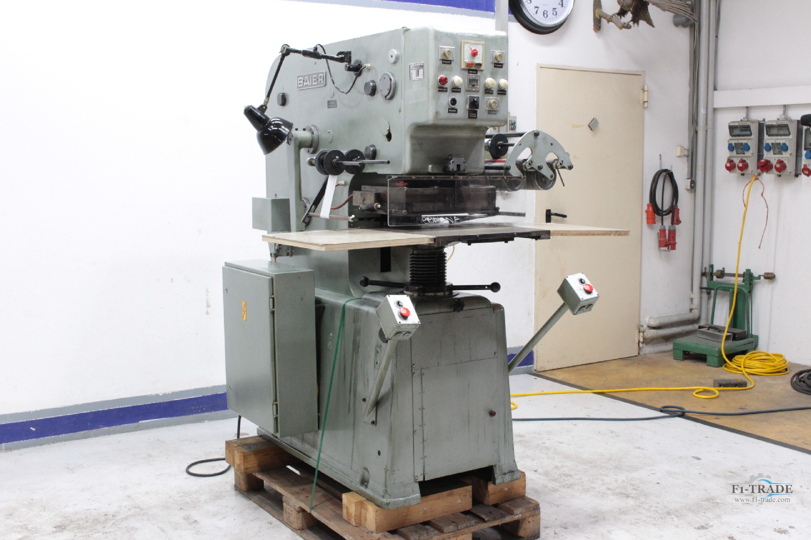 Prägepresse / Hot Foil Stamping Press