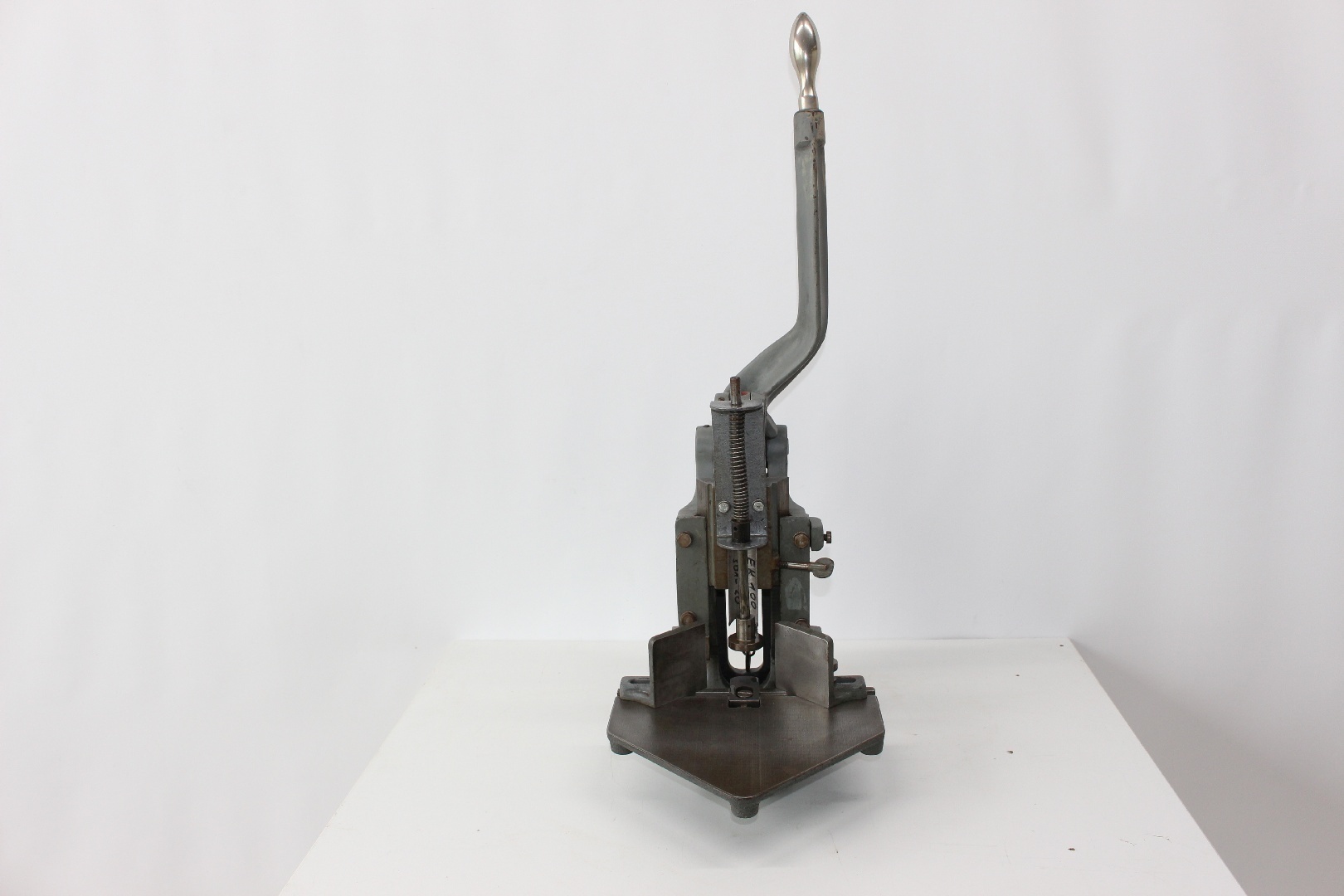 Eckenrundstossmaschine / Corner Rounding machine