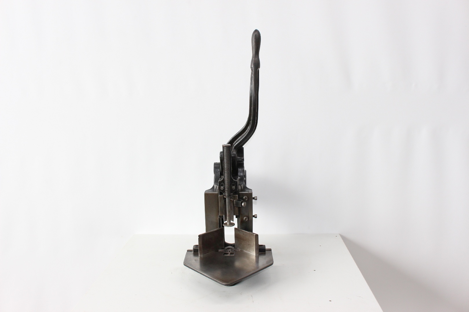 Eckenrundstossmaschine / Corner Rounding machine