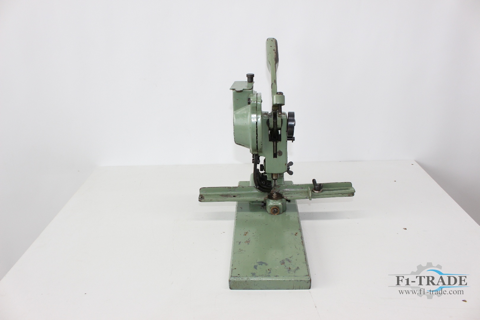 Ösmaschine / Eyeletting machine