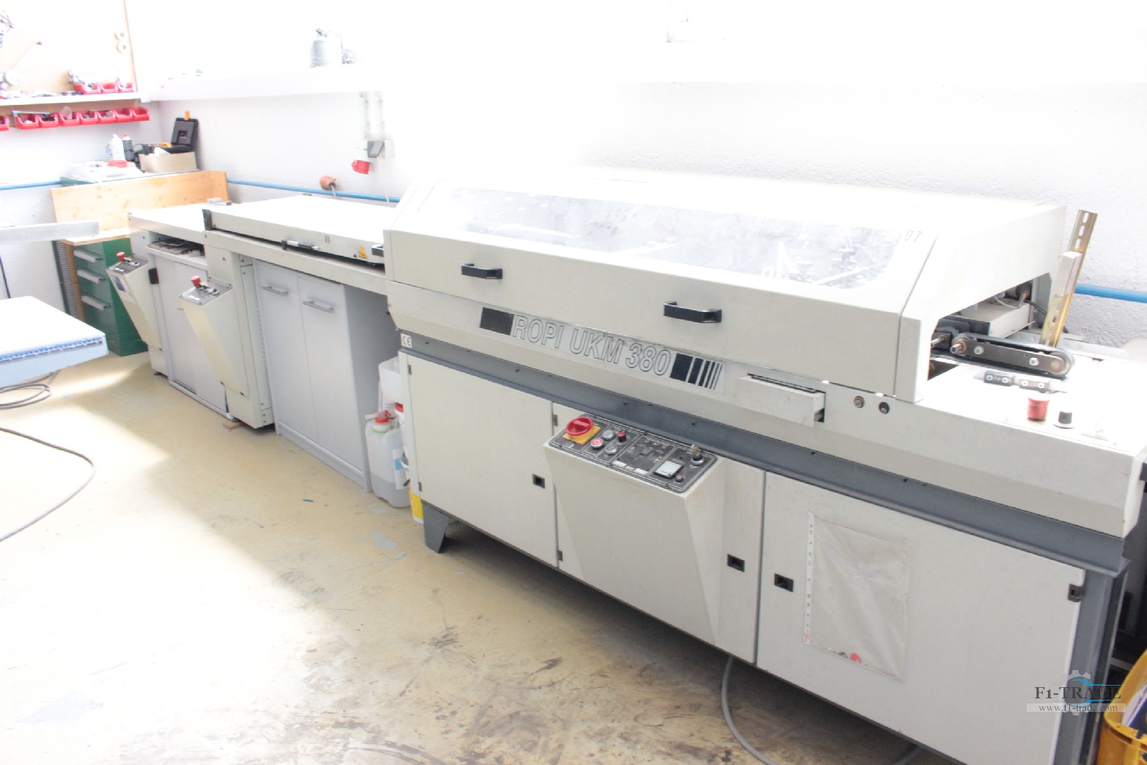 Faltschachtelklebemaschine /  Folder Gluing machine